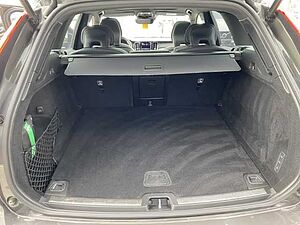 Volvo  XC60 R-Design, B5 Mild-Hybrid Diesel AWD