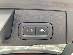 Volvo  XC60 R-Design, B5 Mild-Hybrid Diesel AWD