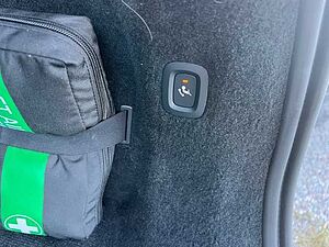 Volvo  V90 Recharge Ultimate, T8 AWD Plug-in Hybrid, Elektrisch/Benzin, Dark