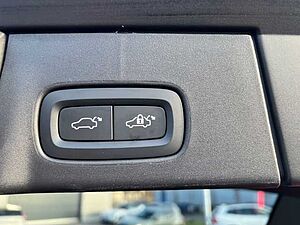 Volvo  V90 Recharge Ultimate, T8 AWD Plug-in Hybrid, Elektrisch/Benzin, Dark