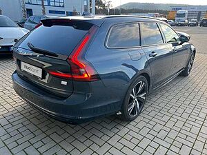 Volvo  V90 Recharge Ultimate, T8 AWD Plug-in Hybrid, Elektrisch/Benzin, Dark