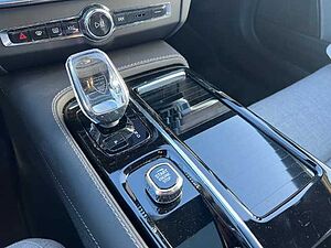 Volvo  V90 Recharge Ultimate, T8 AWD Plug-in Hybrid, Elektrisch/Benzin, Dark
