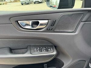 Volvo  XC60 Recharge R-Design, T6 AWD Plug-in Hybrid