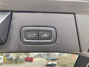 Volvo  V90 Recharge Plus, T6 AWD Plug-in Hybrid, Elektrisch/Benzin, Dark