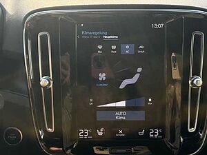 Volvo  XC40 Recharge Plus, T5 Plug-in Hybrid, Elektrisch/Benzin, Dark