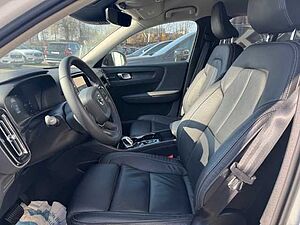 Volvo  XC40 Recharge Plus, T5 Plug-in Hybrid, Elektrisch/Benzin, Dark