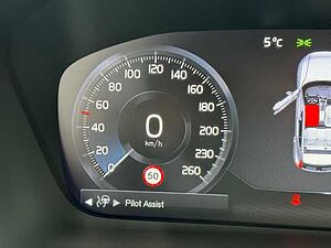 Volvo  XC40 Recharge Plus, T4 Plug-in Hybrid, Elektrisch/Benzin, Dark