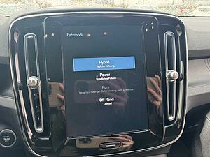 Volvo  XC40 Recharge Plus, T4 Plug-in Hybrid, Elektrisch/Benzin, Dark