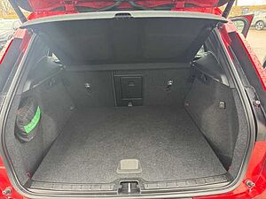 Volvo  XC40 Recharge Plus, T4 Plug-in Hybrid, Elektrisch/Benzin, Dark
