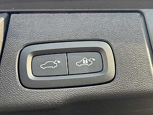 Volvo  XC60 R-Design, B5 AWD Mild-Hybrid Diesel
