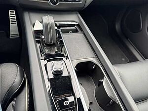Volvo  XC60 Recharge R-Design, T6 AWD Plug-in Hybrid