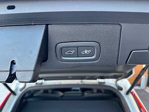 Volvo  XC60 Recharge R-Design, T8 AWD Plug-in Hybrid