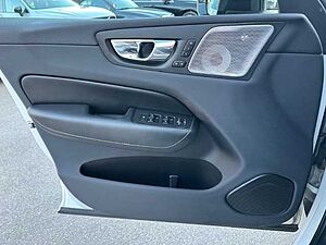 Volvo  XC60 Recharge R-Design, T8 AWD Plug-in Hybrid