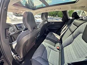 Volvo  XC60 Momentum Pro, B4 Mild-Hybrid Diesel