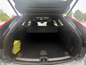 Volvo  XC60 B6 Mild-Hybrid Benzin AWD Automatikgetriebe (228kW/310PS) R-Design