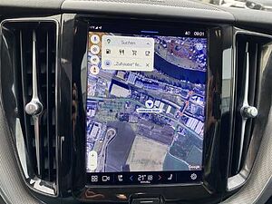 Volvo  XC60 Plus, B4 AWD Mild-Hybrid, Diesel, Dark