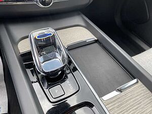 Volvo  XC60 Recharge Ultimate, T8 AWD Plug-in Hybrid, Elektrisch/Benzin, Dark