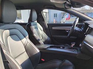 Volvo  V90 T4 Automatikgetriebe (140kW/190PS) R-Design