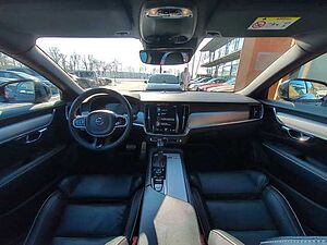 Volvo  V90 T4 Automatikgetriebe (140kW/190PS) R-Design