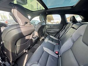 Volvo  XC60 R-Design, B5 AWD Mild-Hybrid Diesel