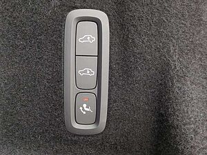 Volvo  XC60 Recharge R-Design, T8 AWD Plug-in Hybrid