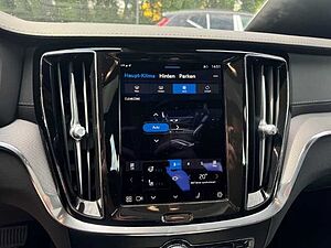 Volvo  S60 Ultimate, B5 AWD Mild-Hybrid, Benzin, Dark