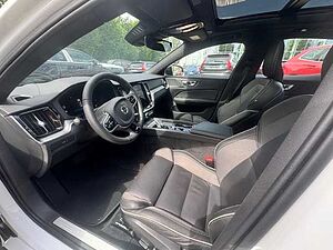 Volvo  S60 Ultimate, B5 AWD Mild-Hybrid, Benzin, Dark