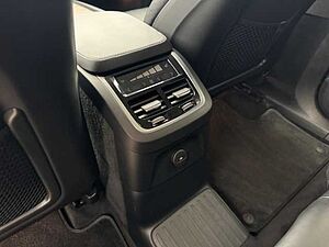 Volvo  XC90 Recharge Plus, T8 AWD Plug-in Hybrid, Elektrisch/Benzin, Dark, 7 Sitze