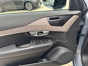 Volvo  XC90 Recharge Plus, T8 AWD Plug-in Hybrid, Elektrisch/Benzin, Dark, 7 Sitze