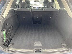 Volvo  XC60 Ultimate, B5 AWD Mild-Hybrid, Diesel, Dark