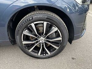 Volvo  XC60 Ultimate, B5 AWD Mild-Hybrid, Diesel, Dark