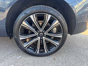 Volvo  XC60 Recharge Ultimate, T8 AWD Plug-in Hybrid, Elektrisch/Benzin, Bright