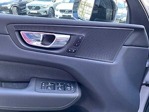 Volvo  XC60 Recharge Plus, T6 AWD Plug-in Hybrid, Elektrisch/Benzin, Dark