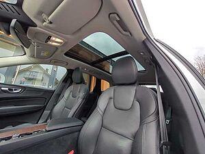 Volvo  XC60 Ultimate, B4 AWD Mild-Hybrid, Diesel, Bright