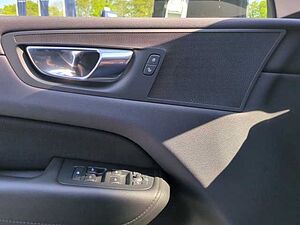 Volvo  XC60 Recharge R-Design Expression, T6 AWD Plug-in Hybrid