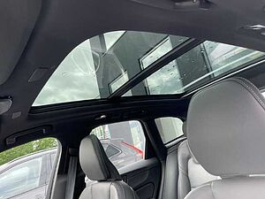 Volvo  XC60 Recharge Black Edition Ultimate, T8 AWD Plug-in Hybrid, Elektrisch/Benzin