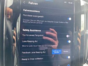 Volvo  XC60 Recharge Black Edition Ultimate, T8 AWD Plug-in Hybrid, Elektrisch/Benzin
