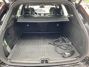 Volvo  XC60 Recharge Black Edition Ultimate, T8 AWD Plug-in Hybrid, Elektrisch/Benzin