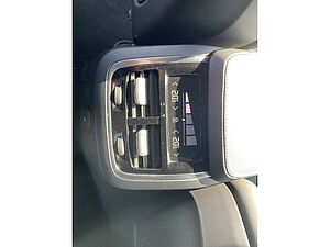 Volvo  XC90 Recharge R-Design, T8 AWD plug-in hybrid, 7 Sitze