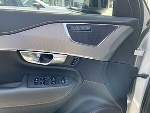 Volvo  XC90 Recharge R-Design, T8 AWD plug-in hybrid, 7 Sitze