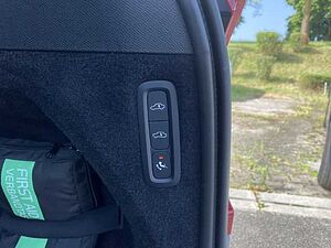 Volvo  XC90 Recharge R-Design, T8 AWD plug-in hybrid, 7 Sitze