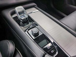 Volvo  XC90 Recharge Ultimate, T8 AWD Plug-in Hybrid, Elektrisch/Benzin, Bright, 7 Sitz