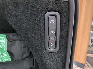 Volvo  XC90 Recharge Ultimate, T8 AWD Plug-in Hybrid, Elektrisch/Benzin, Bright, 7 Sitz