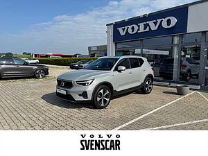 Volvo  XC40 Core, B3 Mild-Hybrid, Benzin