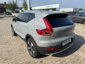 Volvo  XC40 Core, B3 Mild-Hybrid, Benzin