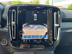 Volvo  XC40 Core, B3 Mild-Hybrid, Benzin
