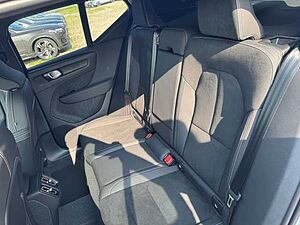 Volvo  XC40 Core, B3 Mild-Hybrid, Benzin
