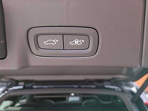 Volvo  V90 T8 TWIN ENGINE AWD Automatikgetriebe (223+65kW/303+87PS) R-Design