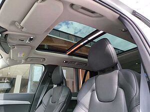 Volvo  XC90 Recharge R-Design Expression, T8 AWD Plug-in Hybrid