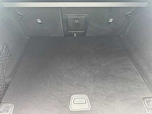 Volvo  XC60 Plus, B4 AWD Mild-Hybrid, Diesel, Dark